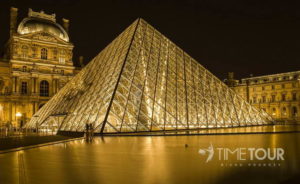 Wycieczka firmowa do Paryża - Luwr piramida
