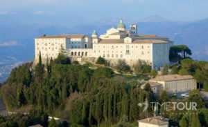 Wycieczka szkolna do Włoch - panorama Monte Cassino